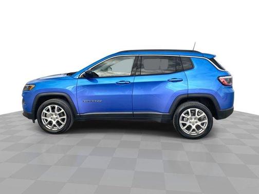 2022 Jeep Compass Latitude Lux