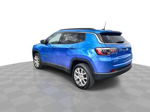 2022 Jeep Compass Latitude Lux