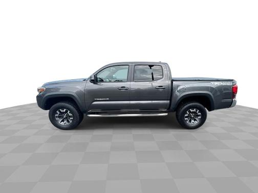 Magnetic Gray Metallic 2018 Toyota Tacoma TRD Off Road Double Cab 5' Bed V6 4x4 MT (Natl)