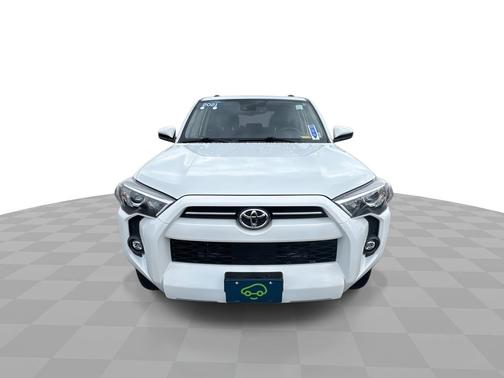 Super White 2021 Toyota 4Runner SR5 4WD (Natl)