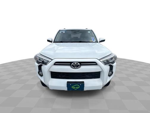 Super White 2021 Toyota 4Runner SR5 4WD (Natl)