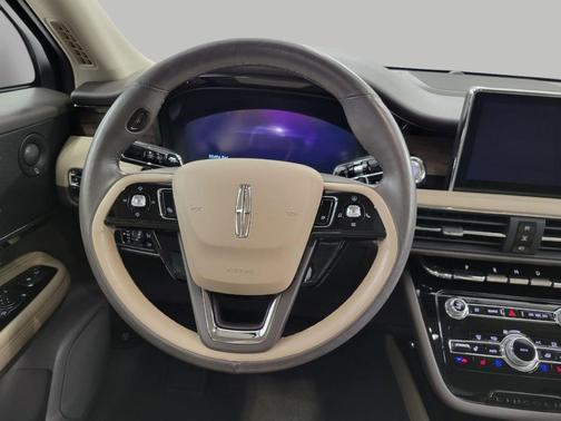 RED CARPET 2021 Lincoln Corsair Reserve