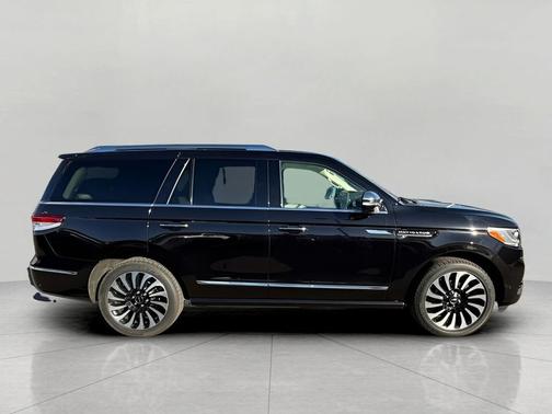 2022 Lincoln Navigator Black Label