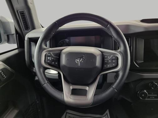 OXFORD WHITE 2023 Ford Bronco Black Diamond