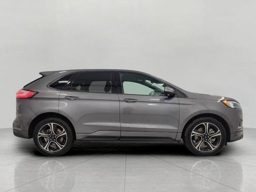 2022 Ford Edge ST
