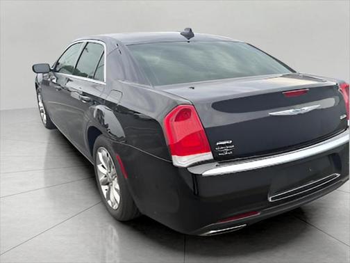 2020 Chrysler 300 Touring