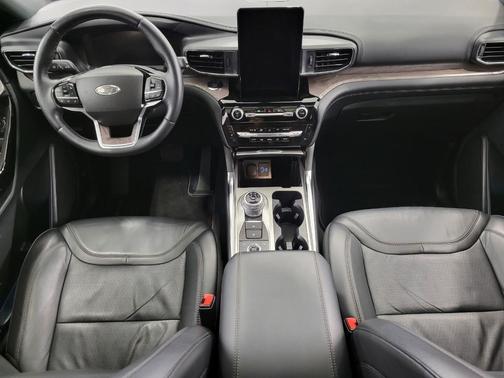 RAPID RED MET TINTED CC 2022 Ford Explorer Platinum