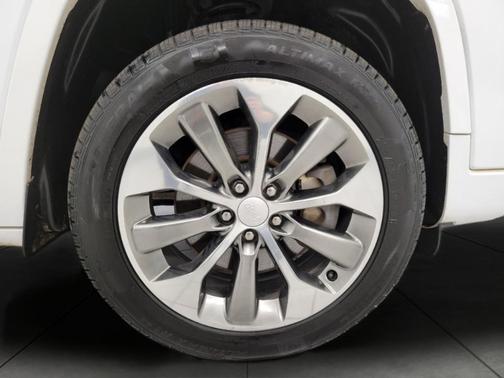 2019 Jeep Cherokee Overland