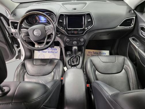 2019 Jeep Cherokee Overland