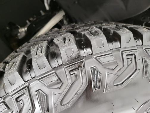 CARBONIZED GRAY METALLIC 2022 Ford Bronco Badlands