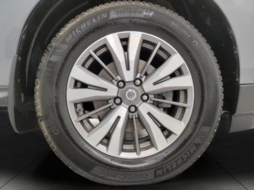 2019 Nissan Pathfinder S