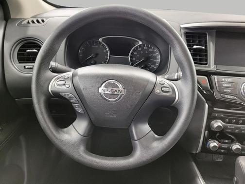 2019 Nissan Pathfinder S