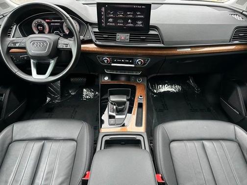 2022 Audi Q5 45 S line Premium Plus