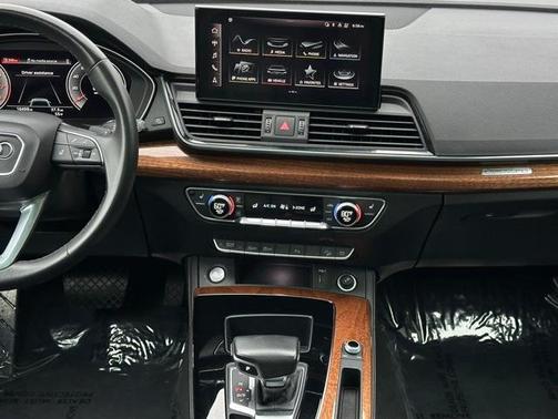 2022 Audi Q5 45 S line Premium Plus