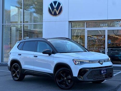 2025 Volkswagen Taos 1.5T SE Black
