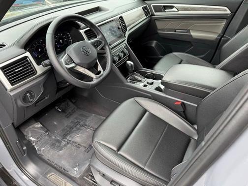 2022 Volkswagen Atlas Cross Sport 2.0T SE w/Technology