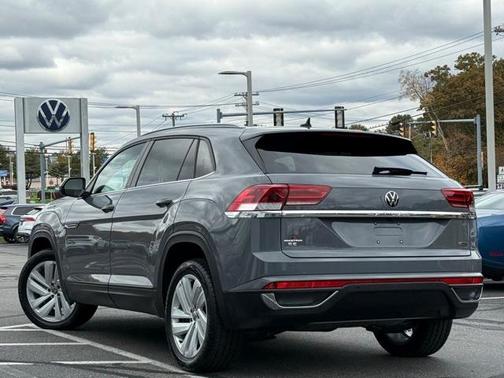 2022 Volkswagen Atlas Cross Sport 2.0T SE w/Technology