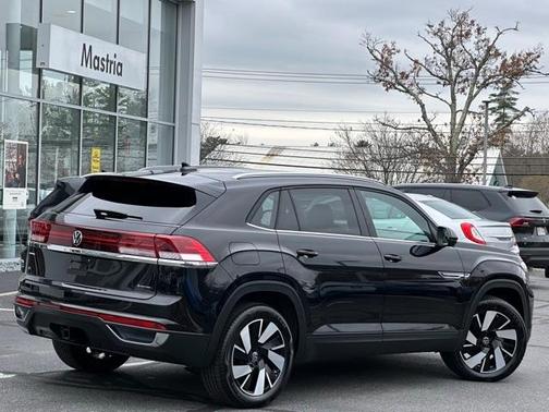 2025 Volkswagen Atlas Cross Sport 2.0T SE w/Technology