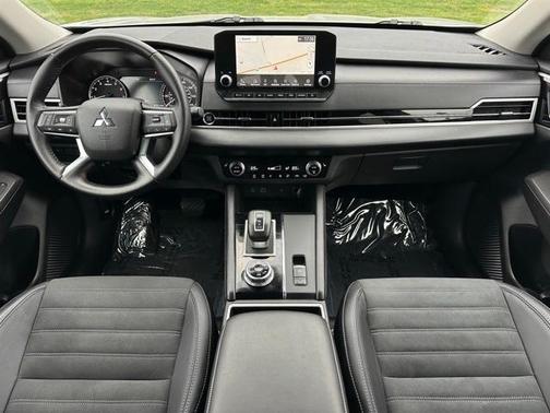 2024 Mitsubishi Outlander SE Black Edition