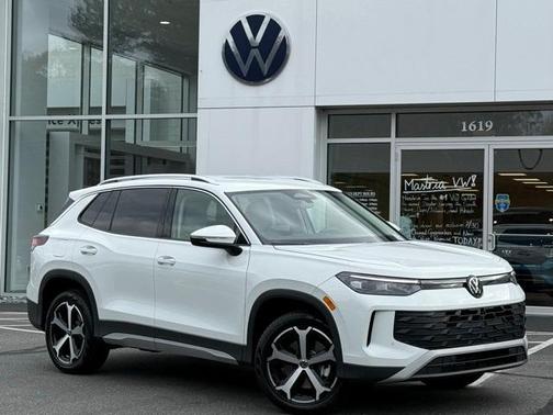 2025 Volkswagen Tiguan 2.0T SE