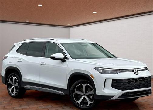 2025 Volkswagen Tiguan 2.0T SE