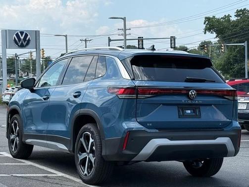 2025 Volkswagen Tiguan 2.0T SE