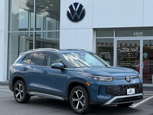 2025 Volkswagen Tiguan 2.0T SE