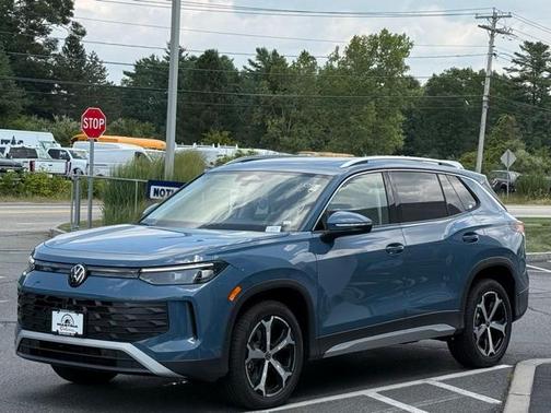 2025 Volkswagen Tiguan 2.0T SE