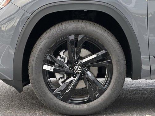 2026 Volkswagen Atlas Cross Sport 2.0T SEL R-Line Black