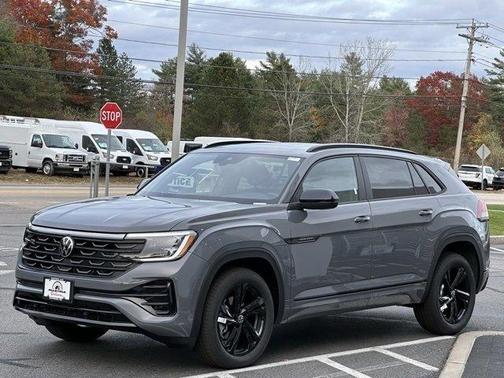 2026 Volkswagen Atlas Cross Sport 2.0T SEL R-Line Black