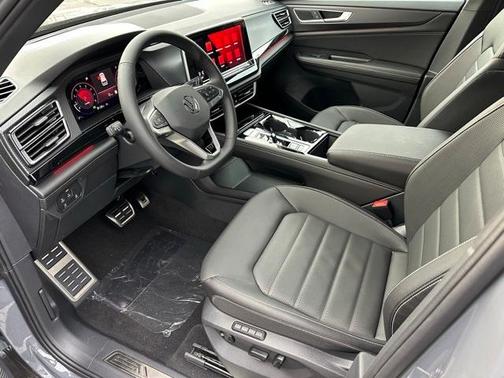 2026 Volkswagen Atlas Cross Sport 2.0T SEL R-Line Black