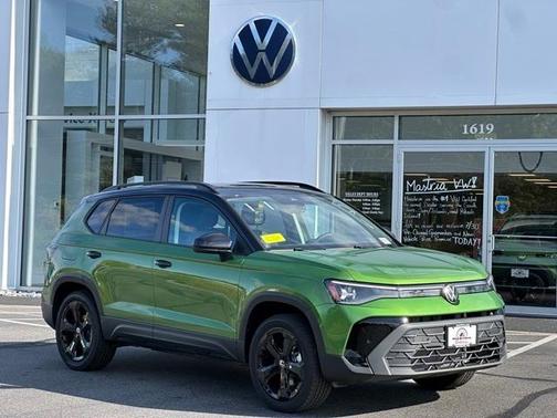 2025 Volkswagen Taos 1.5T SE Black
