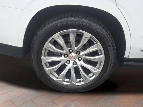 Summit White 2022 GMC Yukon Denali