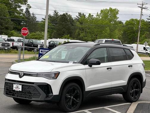 2025 Volkswagen Taos 1.5T SE Black