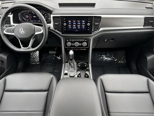 2023 Volkswagen Atlas 3.6L SE w/Technology