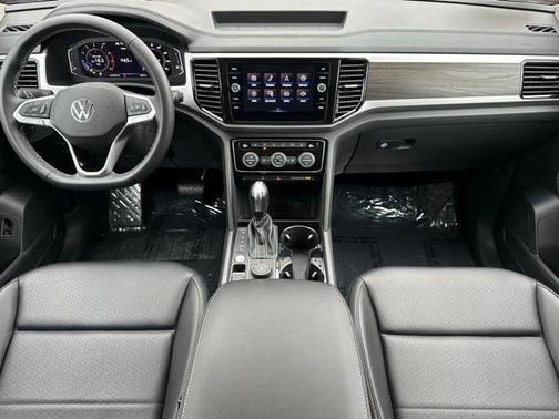 2023 Volkswagen Atlas 3.6L SE w/Technology