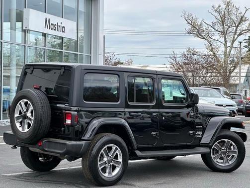 2022 Jeep Wrangler Unlimited Sahara