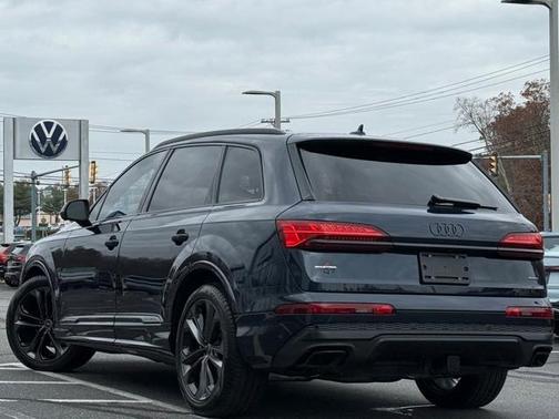 2025 Audi Q7 55 Premium Plus