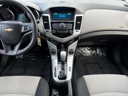 2011 Chevrolet Cruze LS
