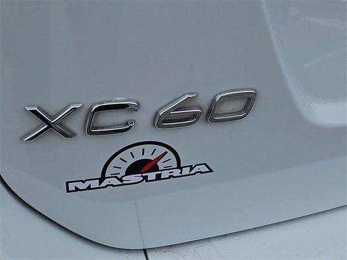 2016 Volvo XC60 T6 Drive-E