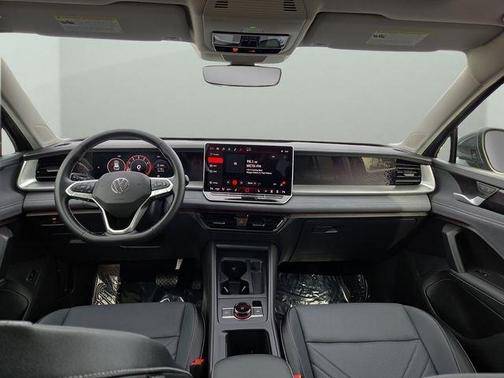 2025 Volkswagen Tiguan 2.0T SE