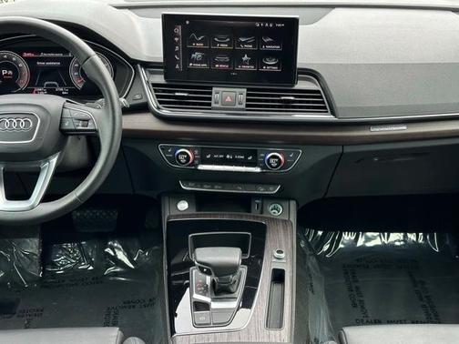 2024 Audi Q5 45 S line quattro Premium