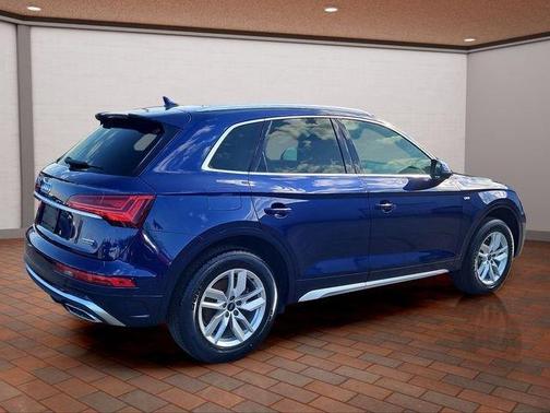 Navarra Blue Metallic 2023 Audi Q5 45 S line quattro Premium