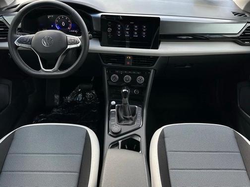 2025 Volkswagen Taos 1.5T S