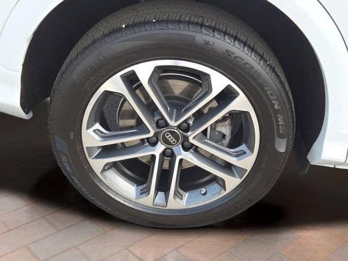 2025 Audi Q5 2.0T quattro Premium