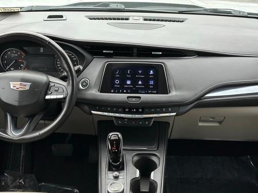 2023 Cadillac XT4 Luxury