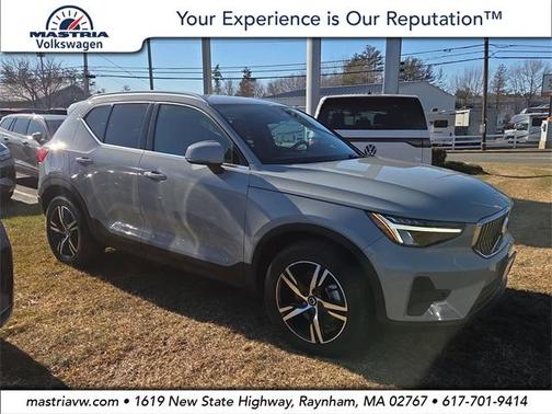 2024 Volvo XC40 B5 Core