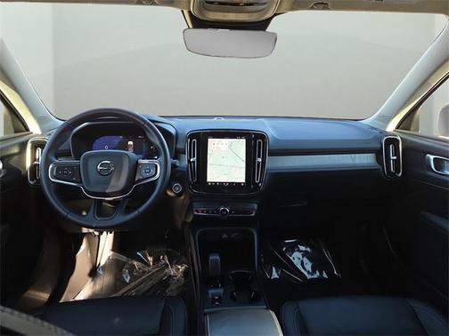 2024 Volvo XC40 B5 Core