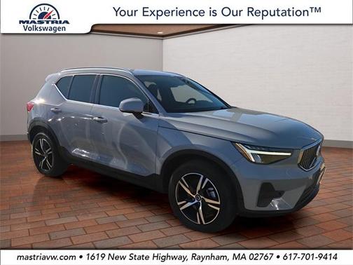 2024 Volvo XC40 B5 Core