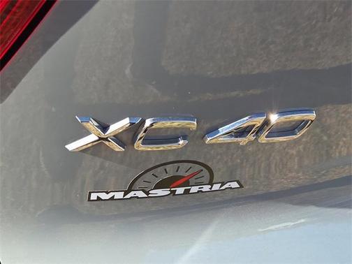 2024 Volvo XC40 B5 Core